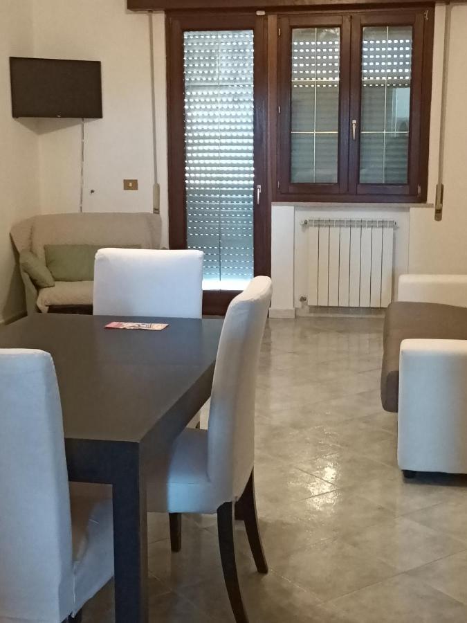 Modular King Suite - Intera Suite Vicino Aeroporto E Fiera Di Roma Фиумичино Екстериор снимка